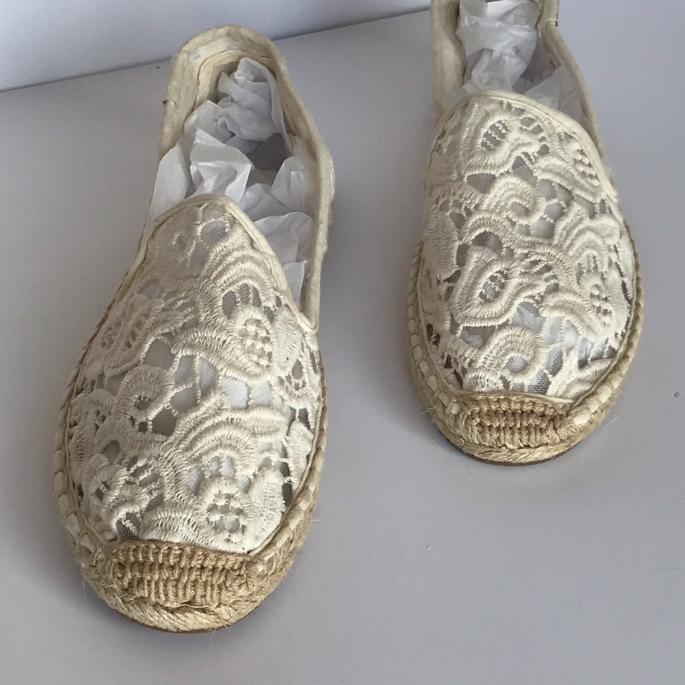 Soludos Tulip Ivory Beige Slip-on Espadrilles size 7 Fits Like 6.5 Run Small